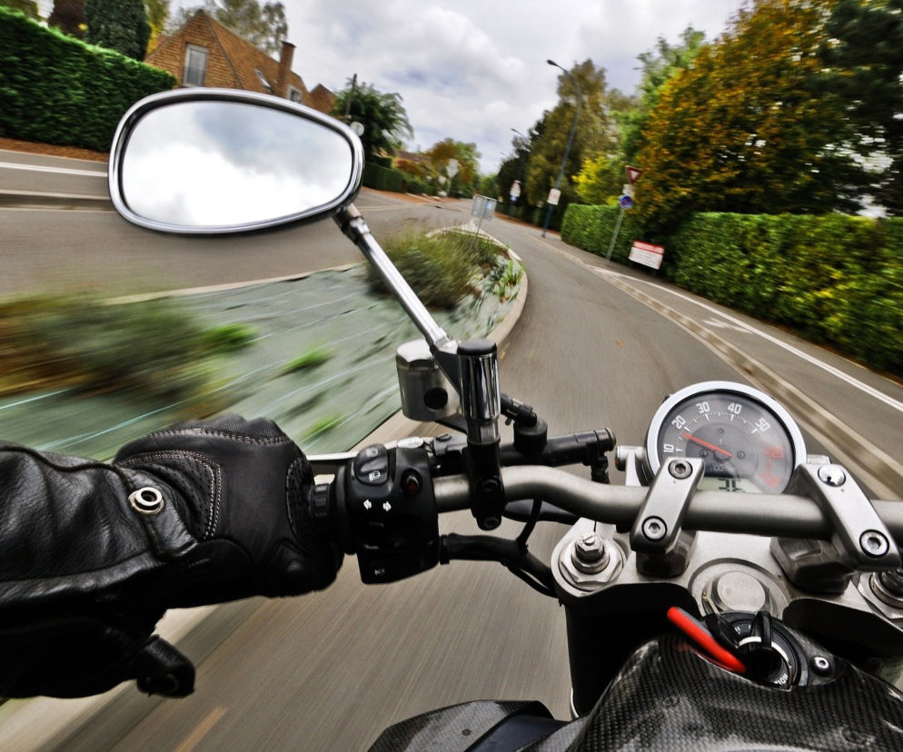 Brzostek: Przekroczył prędkość o... 147 km/h! Czy on OSZALAŁ?! Miał sądowy zakaz
