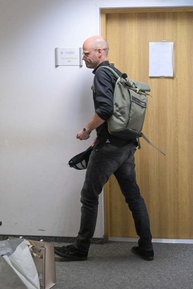 Katarzyna Wajda czekając na rozwód, całowała się w sądzie