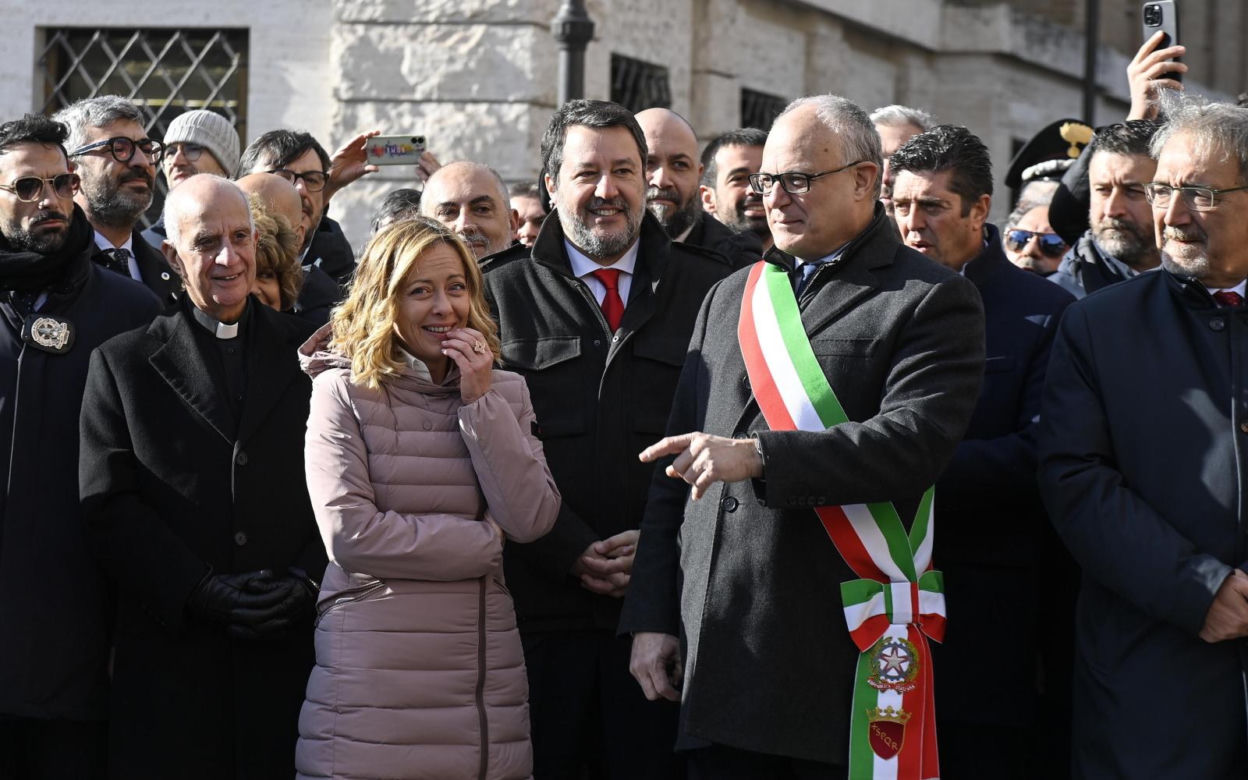 Premier Włoch Giorgia Meloni podczas inauguracji placu "Piazza Pia" przed Jubileuszem 2025 w Rzymie