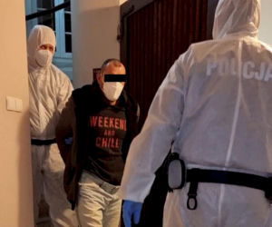 Skatowali Leszka na polnej drodze i odwieźli do domu