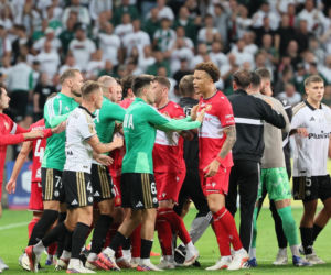 Awantura w hicie Ekstraklasy! Legia zremisowała z Widzewem, dantejskie sceny na koniec