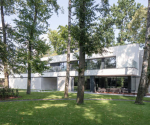 Lo..ng House