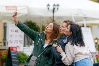 Turyści kochają Warszawę! Nieprawdopodobne, co podoba im się w stolicy! Warszawiacy wciąż na to narzekają