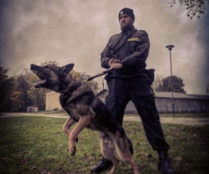 Nowy pies-policjant w Tarnowskich Górach. Ale słodziak! Kubica jest nim zachwycony