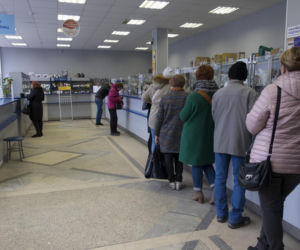 Panika w Polsce - w bankach i przy bankomatach po ataku Rosji na Ukrainę