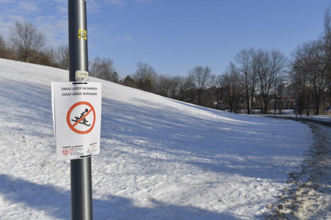 12-letni Dawid zjeżdżał z górki, nie żyje. Uderzył głową o ławkę