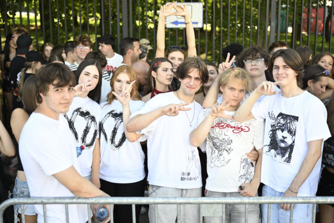 Fani w upale czekają na koncert The Weeknd. Tłumy w Warszawie