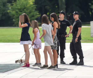 MARTA KACZYŃSKA Z MĘŻEM I CÓRKAMI