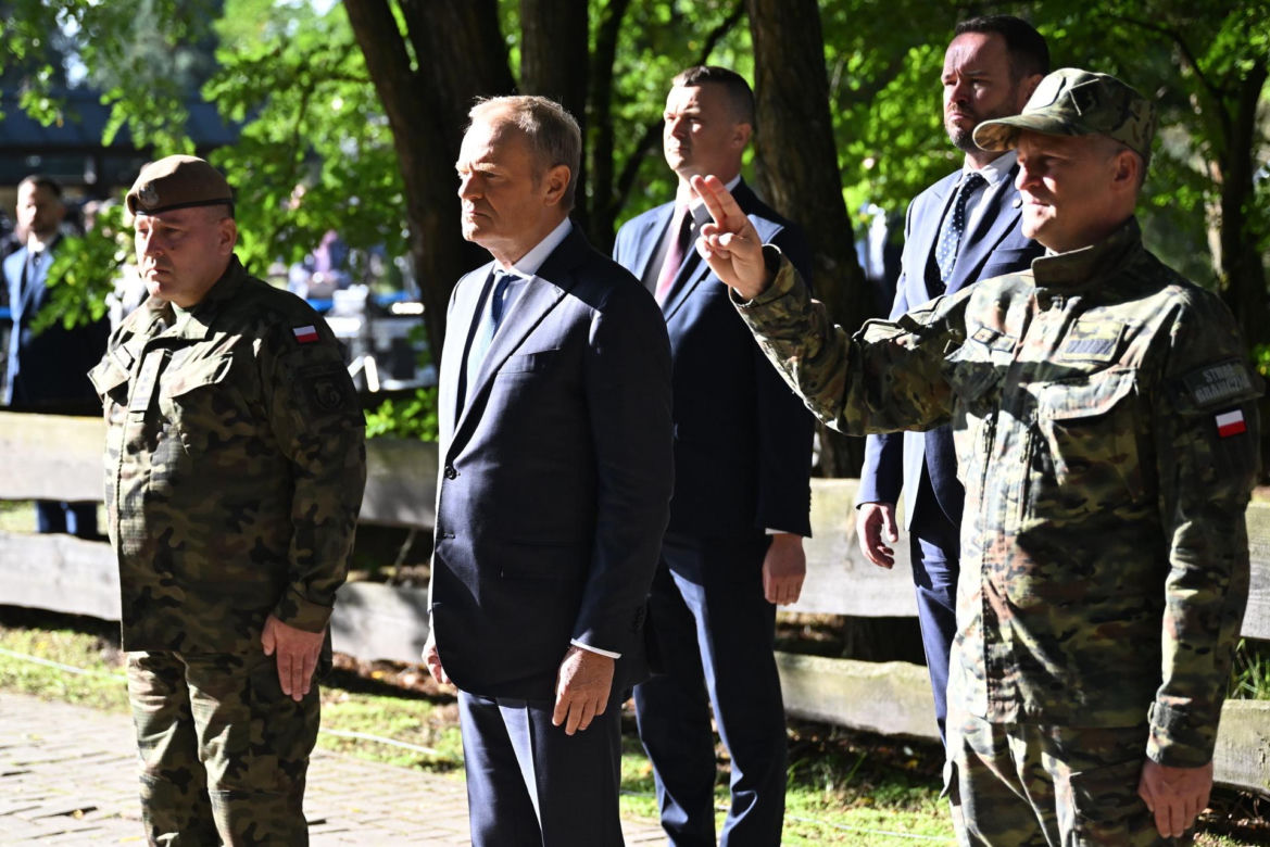 Donald Tusk stanowczo: "Musimy stać za polskimi żołnierzami"