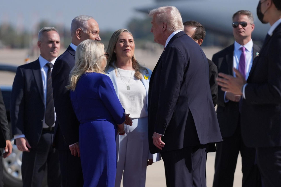Trump w Tel Awiwie. Hamas wypuszcza kolejnych zakładników