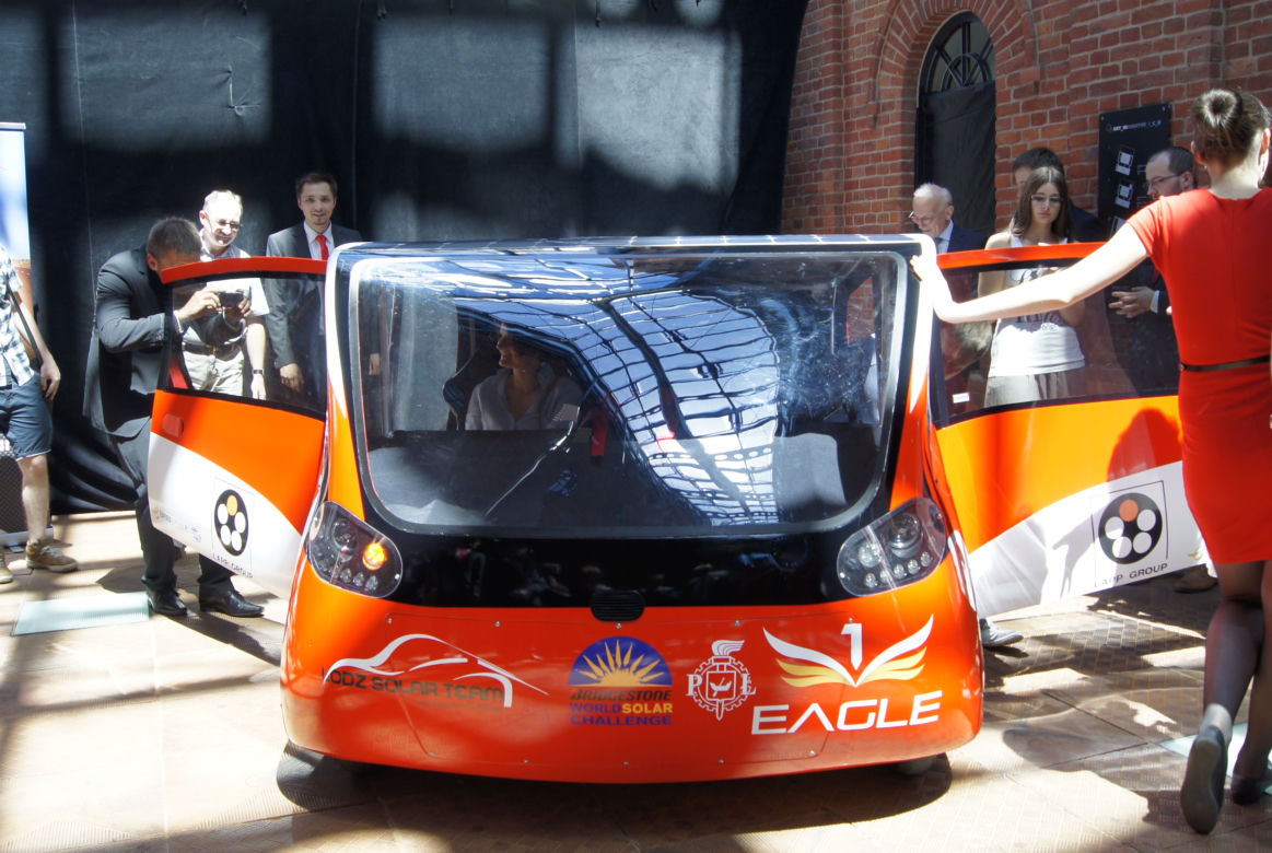 Eagle One - solarny bolid studentów z Łodzi