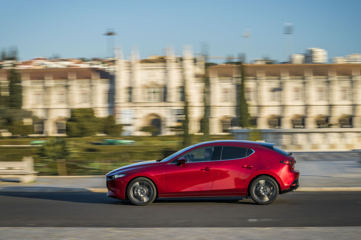 Mazda 3 2.0 SKYACTIV-G 122 KM 6MT (Soul Red Crystal)