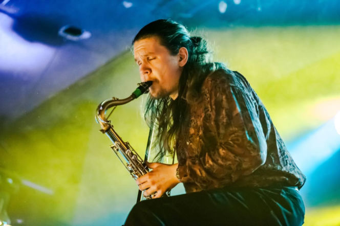 Skrupulatnie wyreżyserowany groteskowy spektakl okraszony nutą surrealizmu – Avatar zawładną Warszawą [RELACJA]