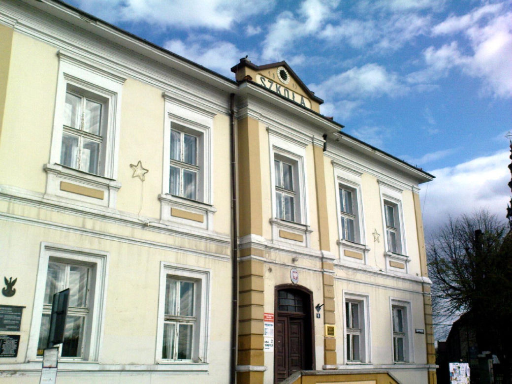 To miasto w Małopolsce ma jeden z najpiękniejszych rynków. Leży w sąsiedztwie Krakowa, jeszcze w PRL-u było wsią