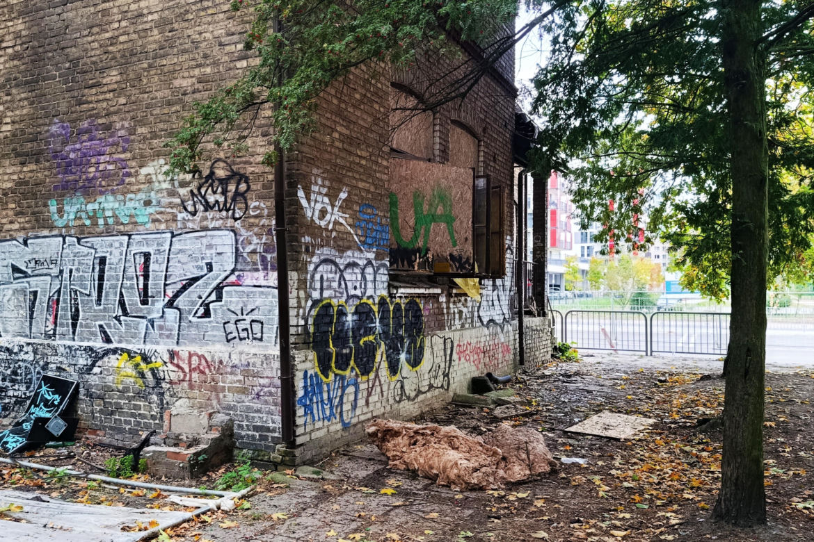 Spalony "domek grabarza" na Pomorzanach