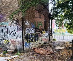 Spalony domek grabarza na Pomorzanach