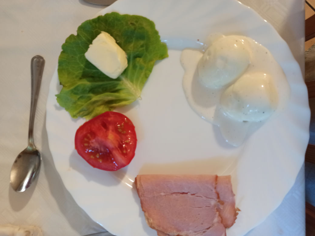 Posiłki w sanatorium. Tym nas karmią na śniadanie, obiad i kolację