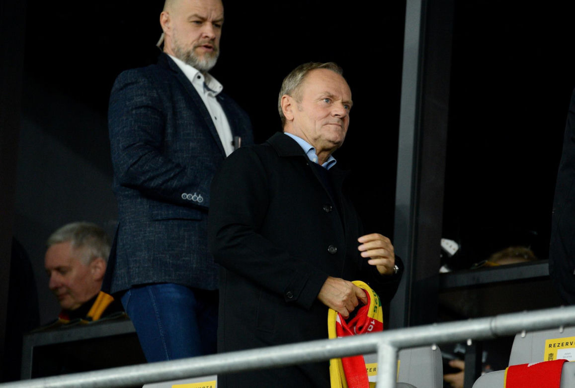 Donald Tusk przyleciał na mecz Litwa - Polska