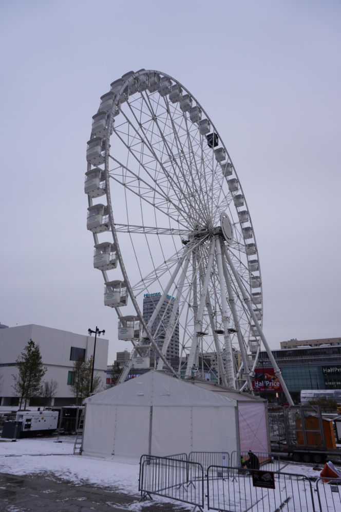 Jarmark Warszawski na placu Defilad na kilka dni przed startem imprezy