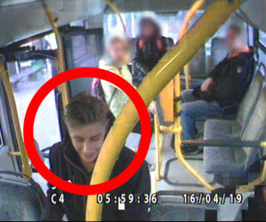 Policja z Torunia poszukuje tych przestępców. Rozpoznajesz ich?