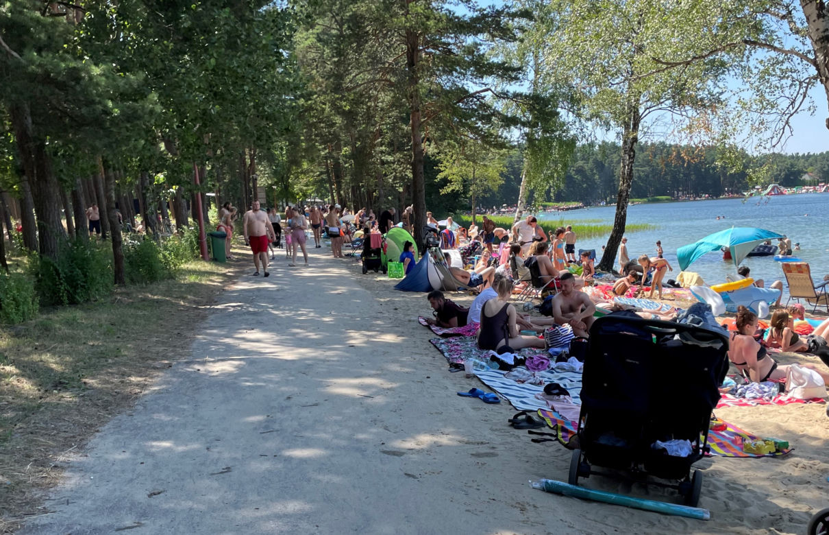 Wszyscy pojechali nad wodę! Tak wyglądała niedziela nad jeziorem Białka [ZDJĘCIA]