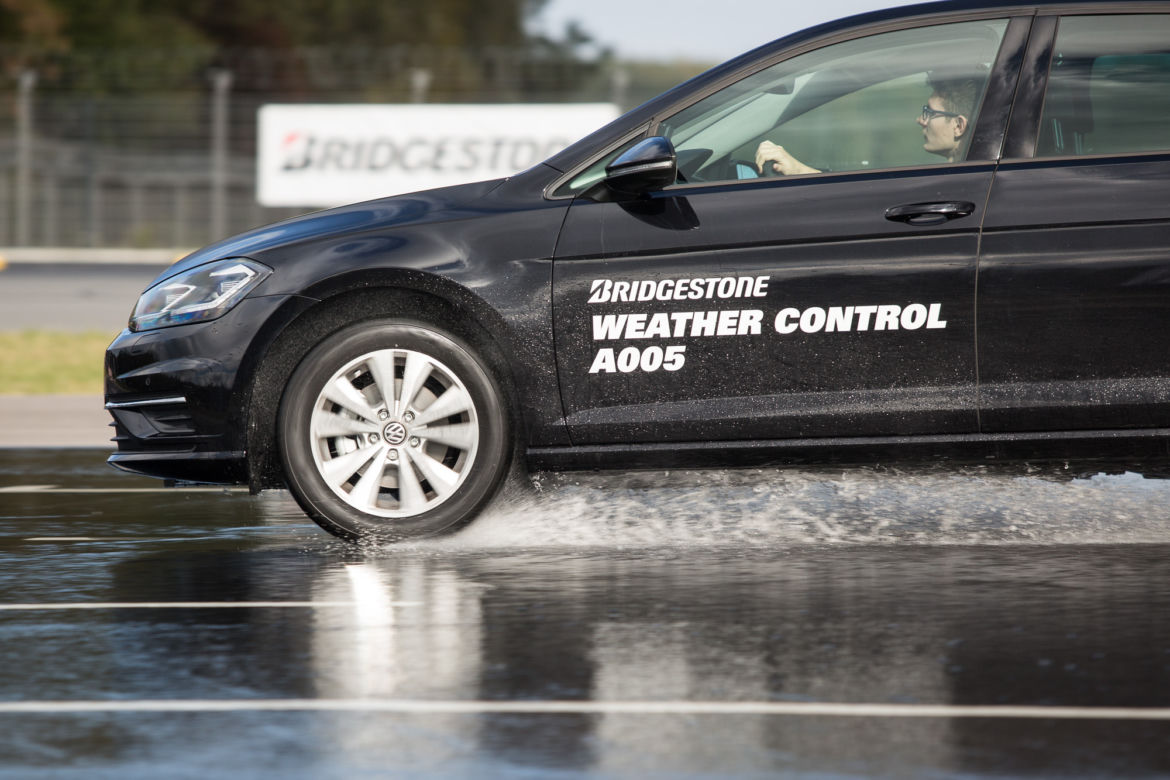 Bridgestone Weather Control A005 zaskoczyła mnie na torze