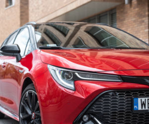 Toyota Corolla TS Kombi GR Sport 2.0 Hybrid 180 KM e-CVT 