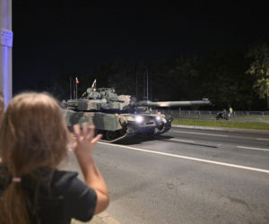 Nocna próba defilady wojskowej w Warszawie