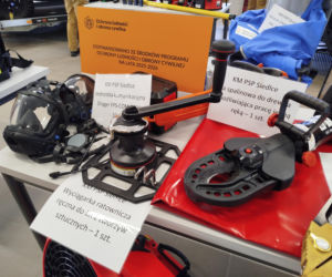 Nowy sprzęt trafi do strażaków z Siedlec, Łosic, Makowa Mazowieckiego, Ostrołęki, Ostrowi Mazowieckiej, Pułtuska, Sokołowa Podlaskiego, Węgrowa i Wyszkowa