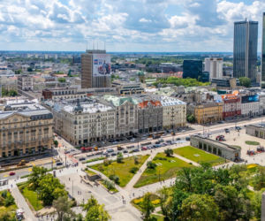 Południowa pierzeja Alej Jerozolimskich w centrum Warszawy