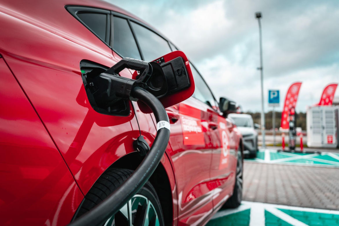 Orlen Charge rusza z wakacyjną promocją na ładowanie samochodów elektrycznych
