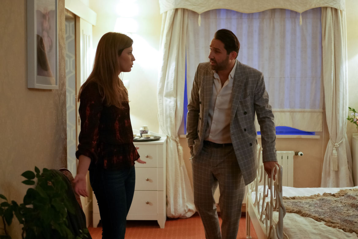 Pierwsza miłość. Kalina (Magdalena Wieczorek), Alejandro Maria de Valdez (Maciej Maciejewski) 