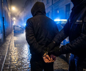 Zatrzymanie w Drawsku Pomorskim. 32-latek groził nożem małoletnim