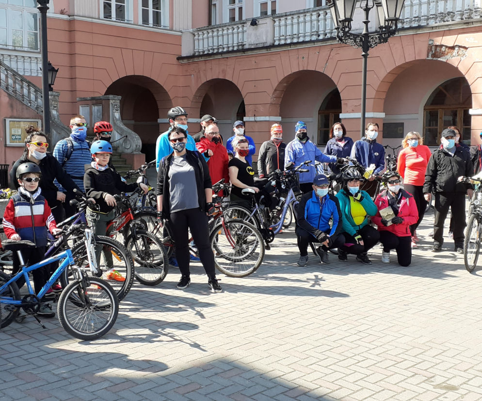 Rowerzyści najechali Szymbark. Kolejna wycieczka Iławskiej Gwardii Rowerowej