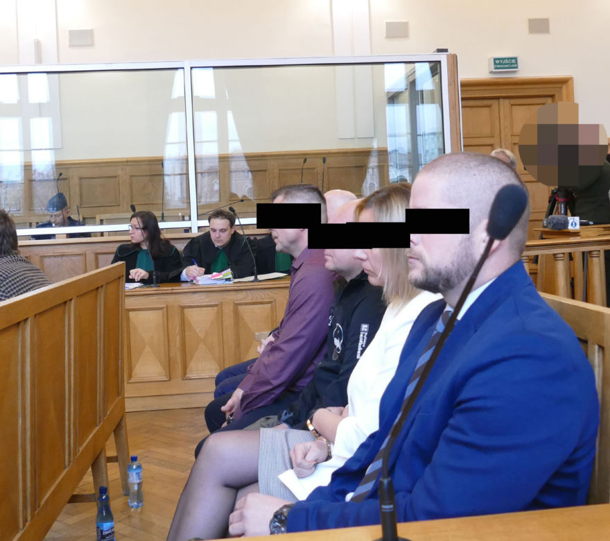 Cały komisariat na ławie oskarżonych