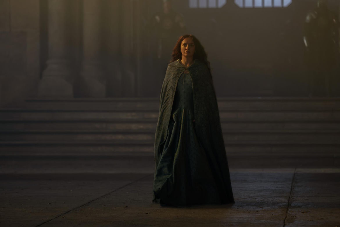 Olivia Cooke jako królowa wdowa Alicent Hightower