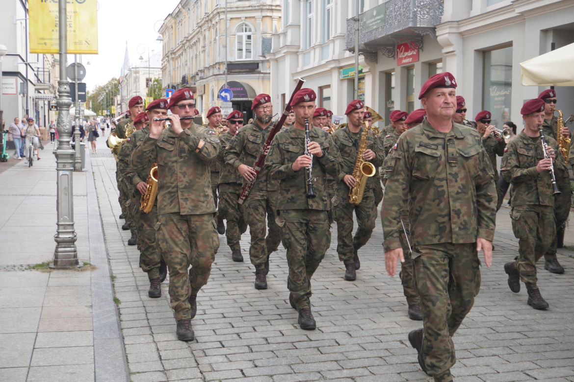MSPO 2025. Parada Orkiestry Wojskowej w Kielcach