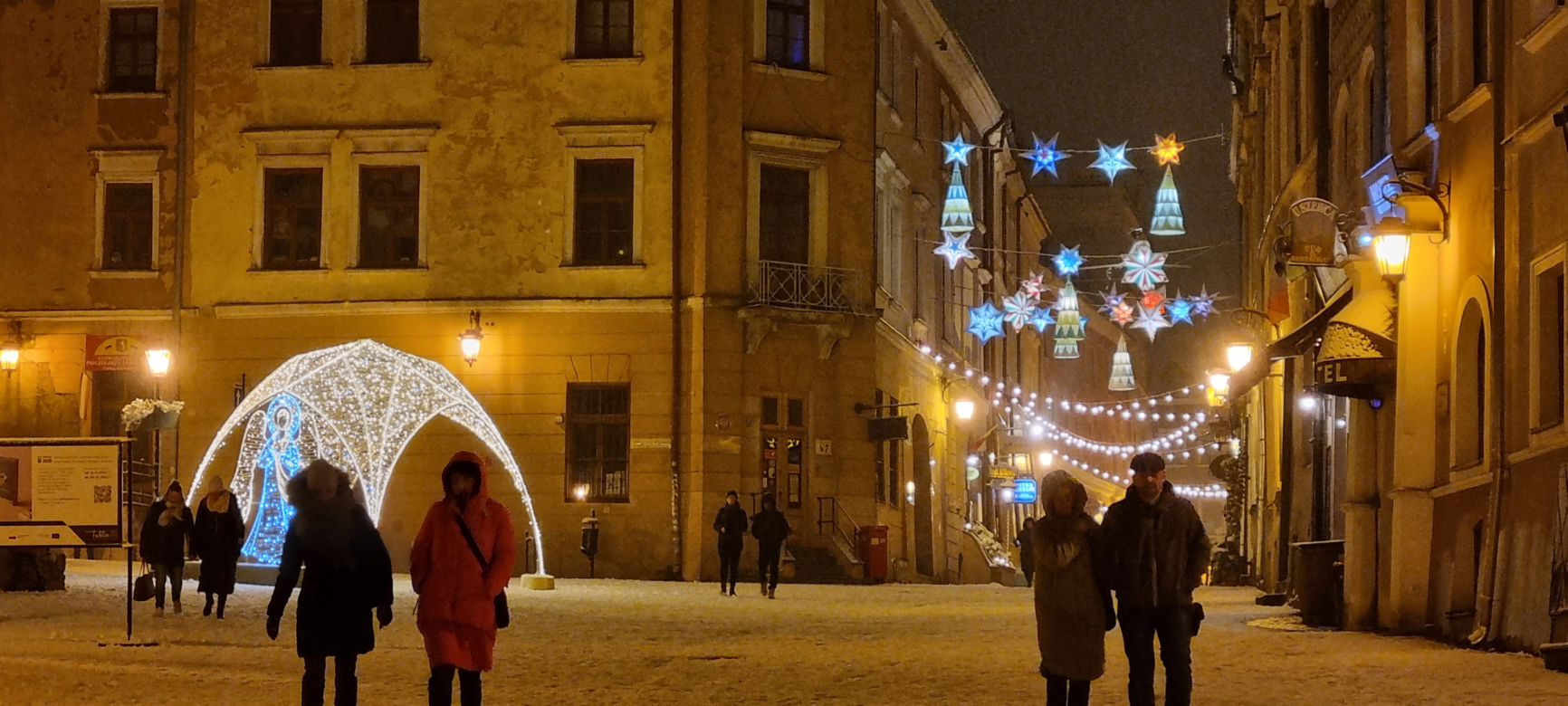 W Lublinie czuć klimat zbliżających się świąt. Iluminacje już świecą [GALERIA]