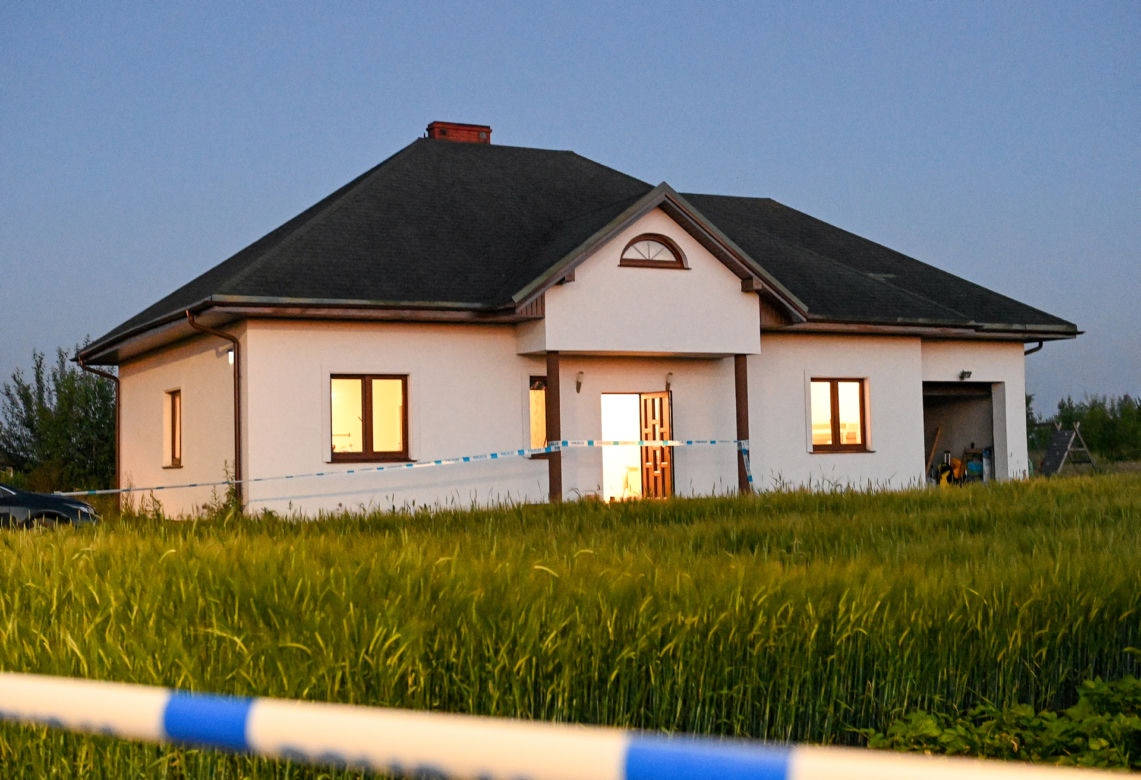 Makabryczne odkrycie pod Brodnicą. Znaleziono rozkładające zwłoki dwulatka w remontowanym domu