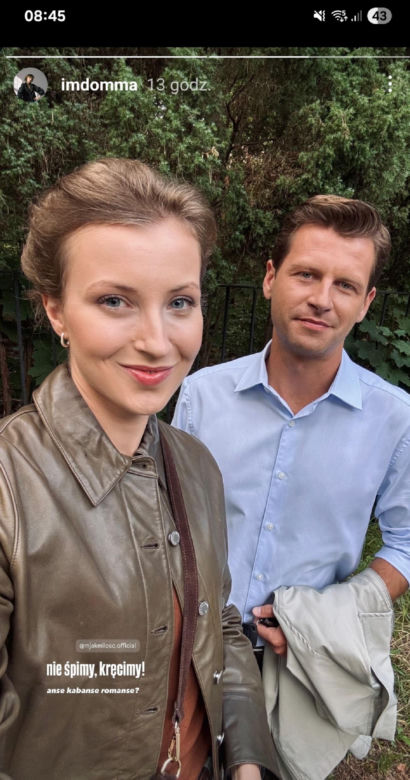 M jak miłość nowy sezon. Adam Karski (Patryk Szwichtenberg), Natalka (Dominika Suchecka) na planie