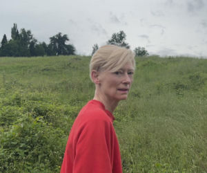 Wystawa Tildy Swinton „Ongoing” po raz pierwszy w Polsce. Jesienią trafi do Warszawy