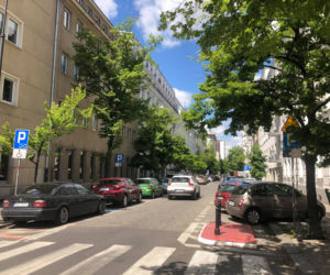 Większe ogródki restauracyjne kosztem parkingów? Taki pomysł trafił do ratusza!
