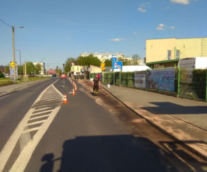 Bełchatów: Za cysterną ciągnęła się OGROMNA plama oleju! Zanieczyszczenie ulic w centrum! [FOTO]  
