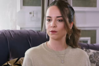 Panna młoda, odcinek 43: Bliscy martwią się o Mukadder. Kobieta wyszła z domu i nie daje znaku życia