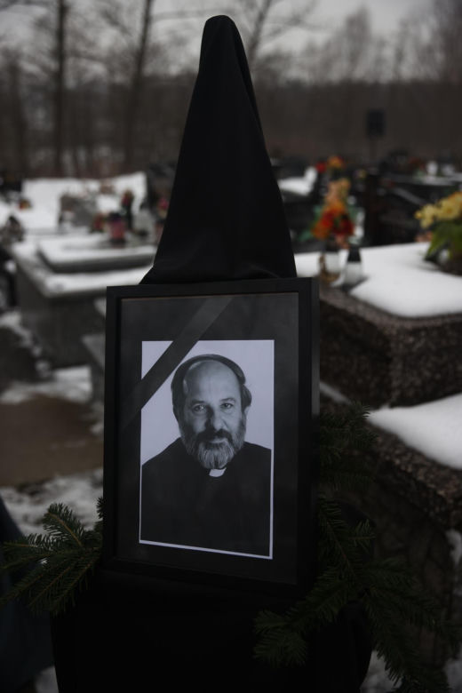Pogrzeb ks. Isakowicza-Zaleskiego. Tak żegnają zmarłego kapłana