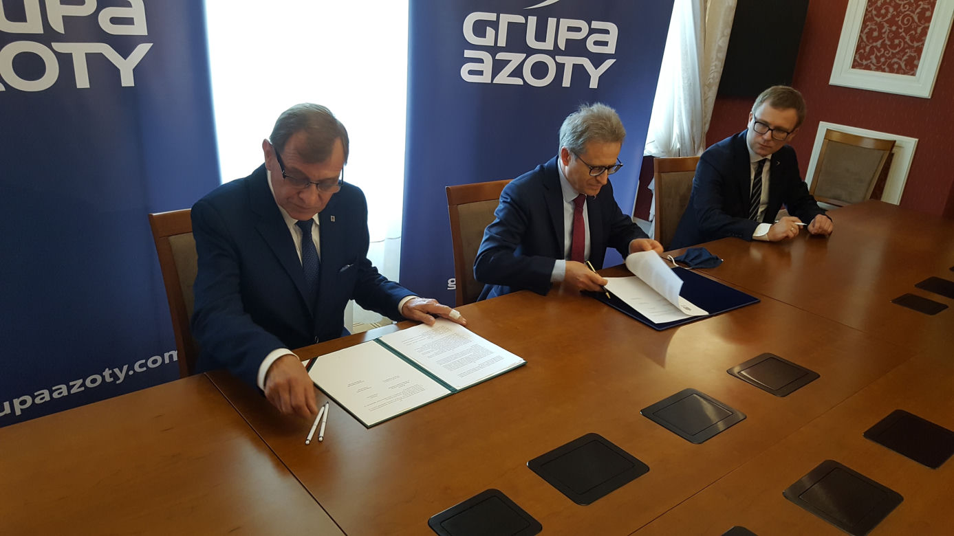 Podpisanie umowy między Grupą Azoty S.A. i Akademią Górniczo-Hutniczą w Krakowie