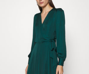 Sukienka na chrzest dla mamy, Banana Republic/ zalando.pl, 369zł
