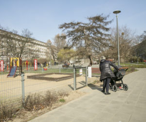 Kolejne dzielnice zamykają place zabaw