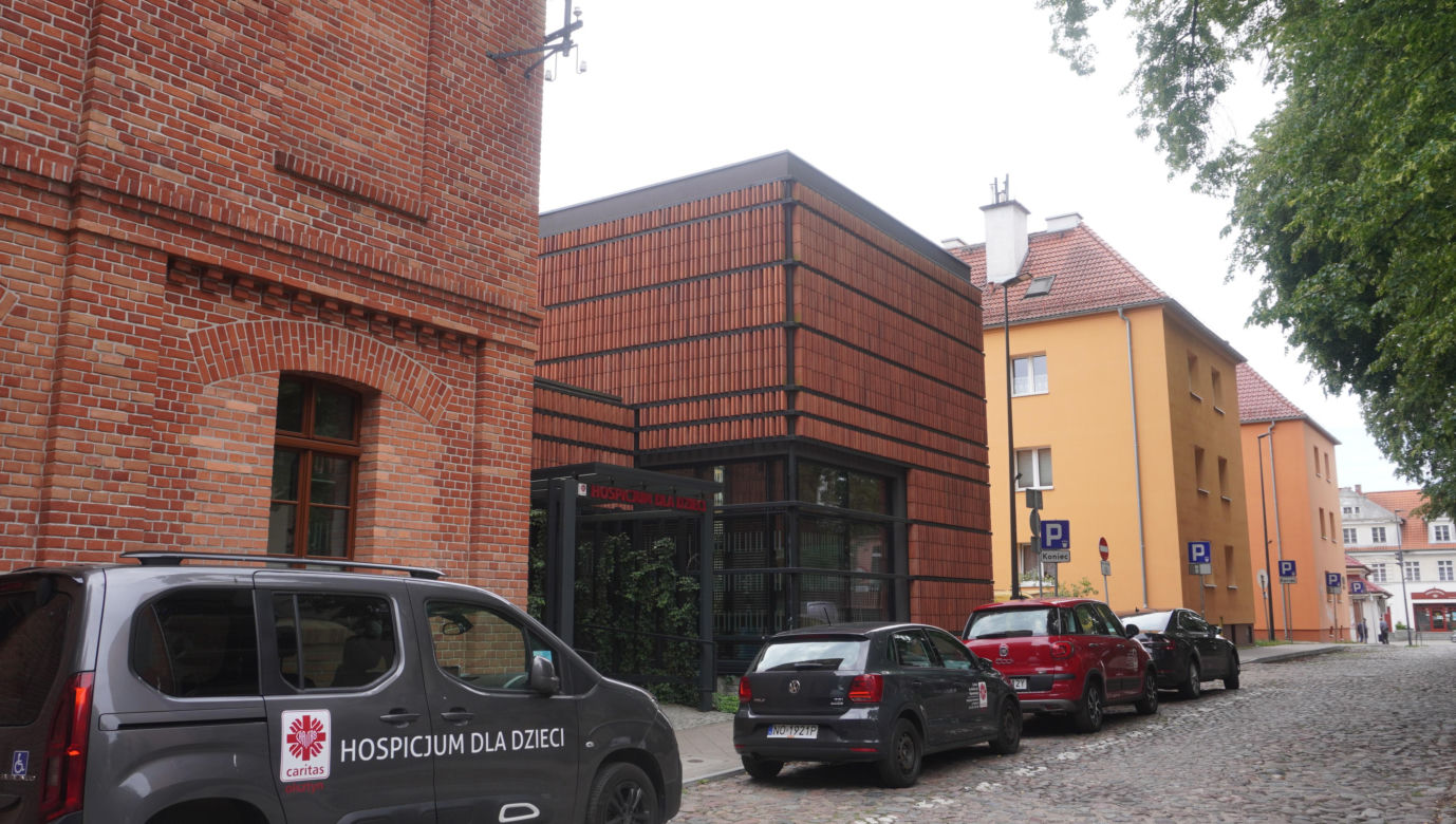 W Olsztynie znajduje się najpiękniejsza fasada zabytku w Europie. Kiedyś były tam koszary [ZDJĘCIA]