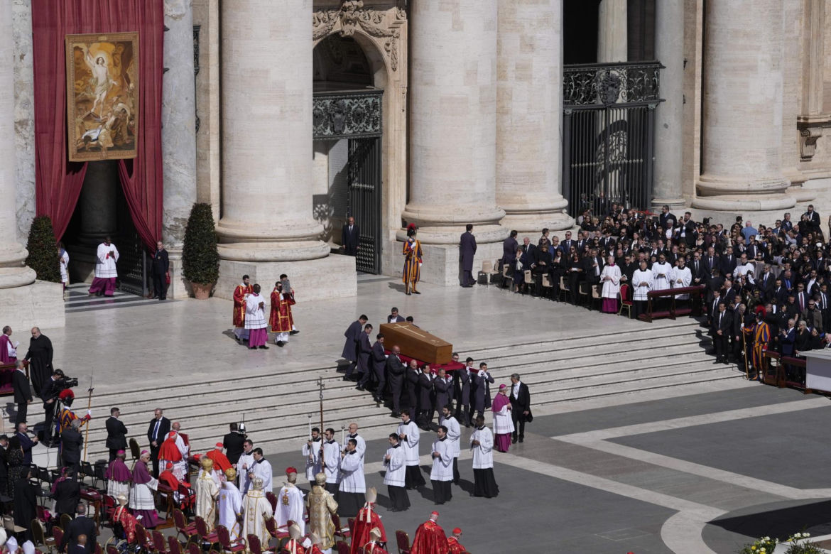 Zaczął się pogrzeb papieża Franciszka. Jedna z największych takich ceremonii w historii